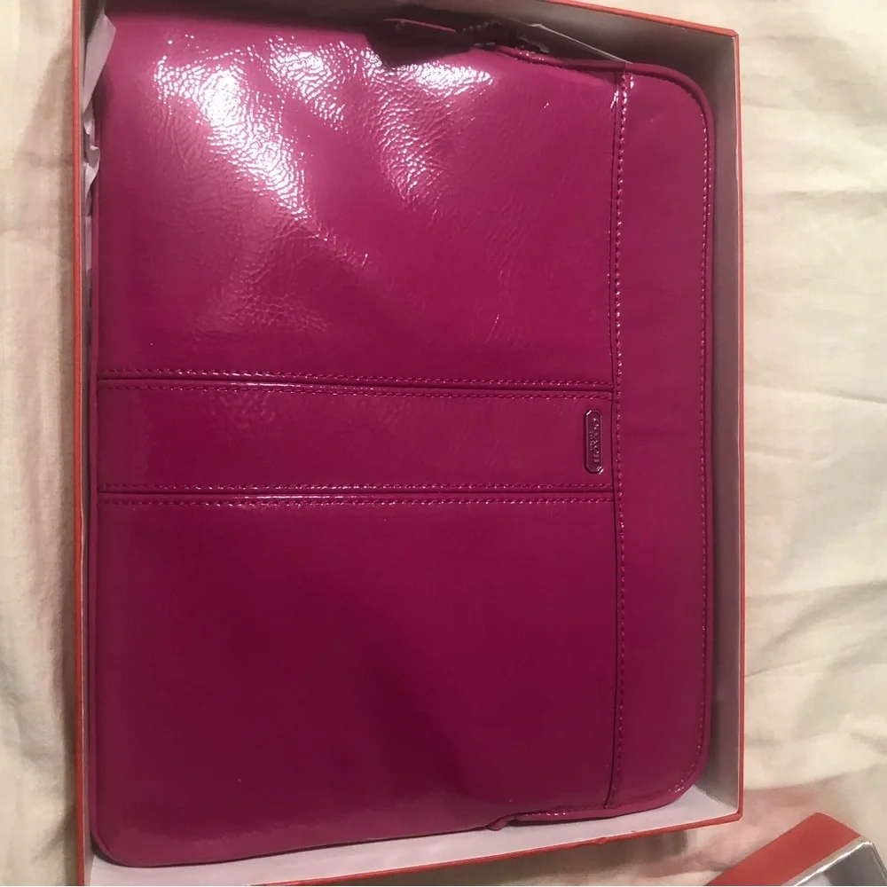 COACH NEW YORK FUCHSIA PATENT LEATHER TABLET SLEEVE